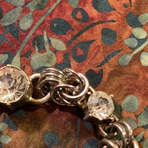 Silver  tone  Crystal bracelet with Byzantine links - Picture 3 of 3